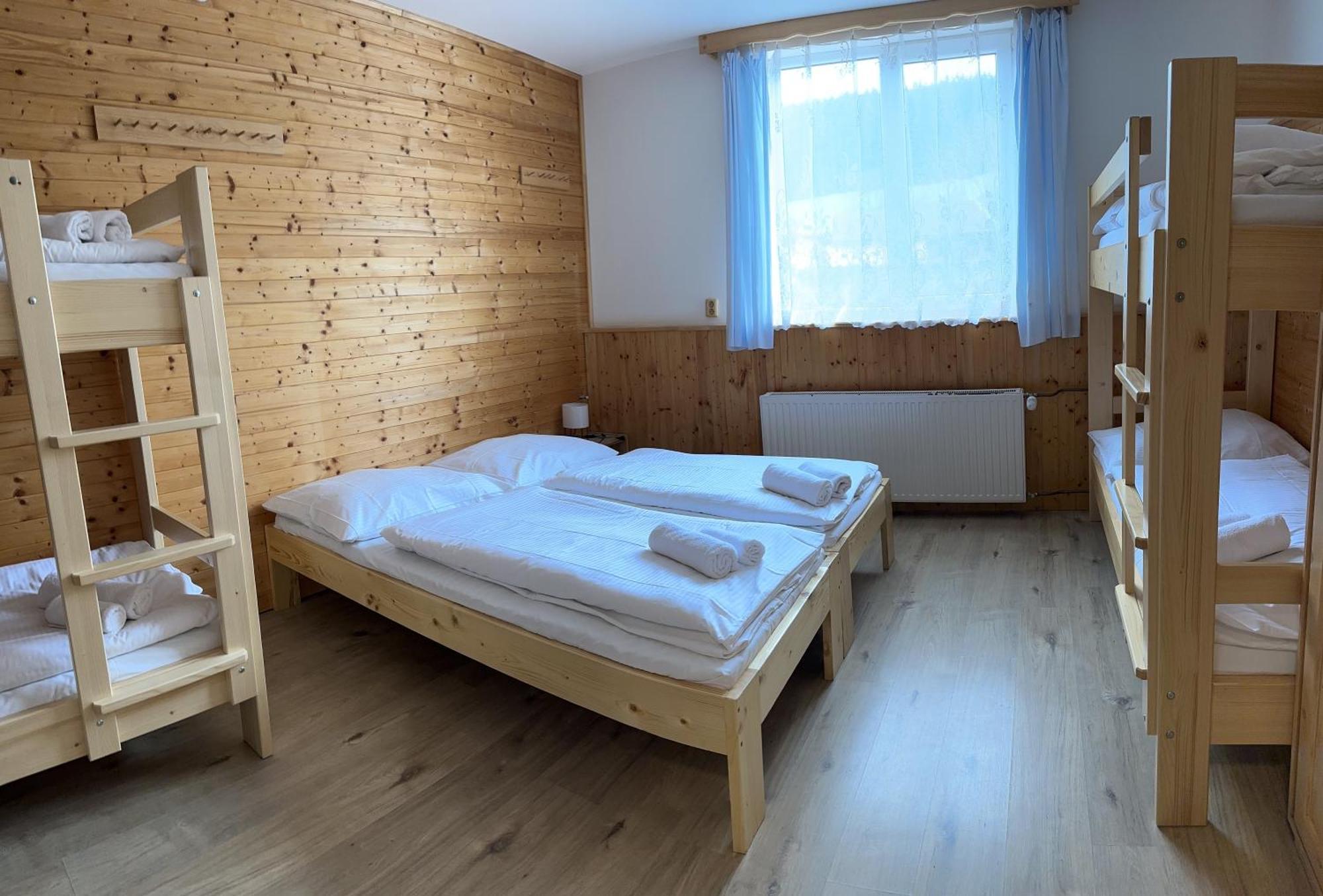 Horsky Hotel Kycerka Velké Karlovice エクステリア 写真